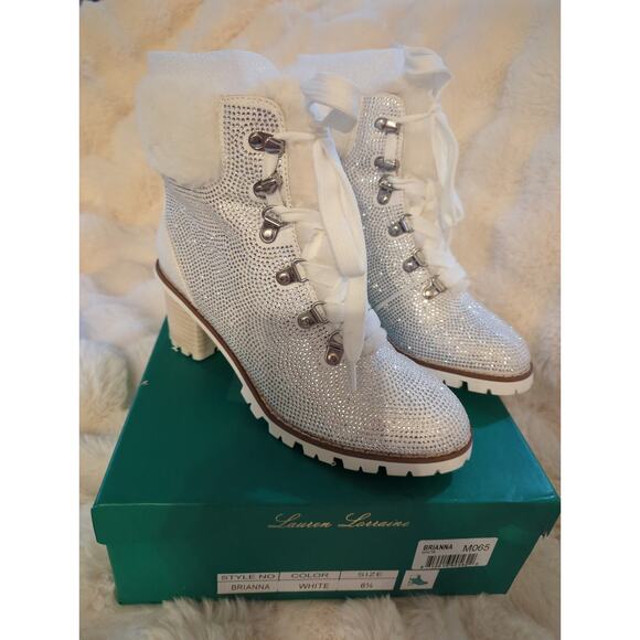 Lauren Lorraine Brianna White Lace Up Block Heel Faux Fur Boot Size 6.5 NIB - Picture 2 of 6